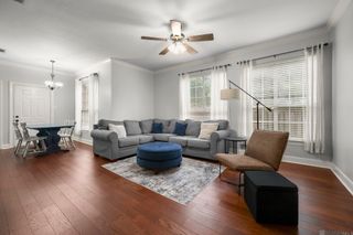 710 E Boyd Dr #302, Baton Rouge, LA 70808