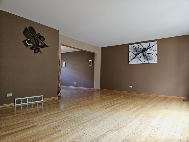 7108 Niles Avenue, Niles, IL 60714