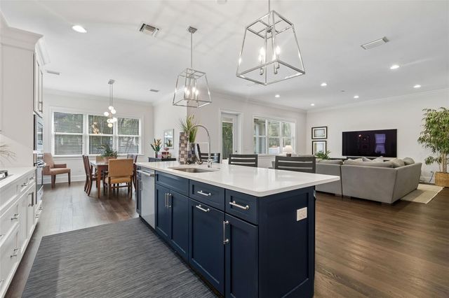 4216 W LEONA STREET, Tampa, FL 33629