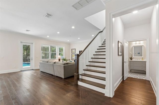 4216 W LEONA STREET, Tampa, FL 33629