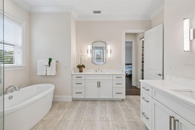 4216 W LEONA STREET, Tampa, FL 33629