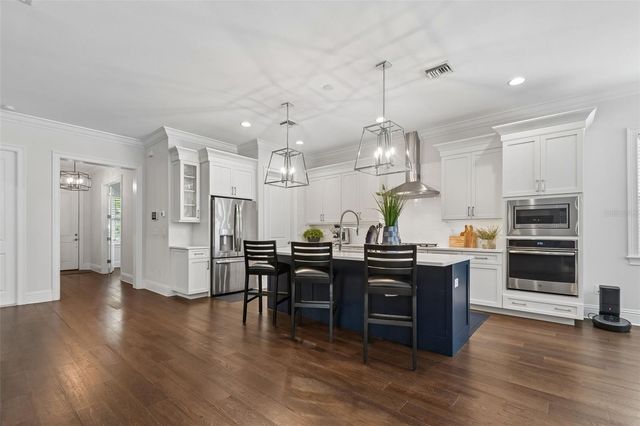 4216 W LEONA STREET, Tampa, FL 33629