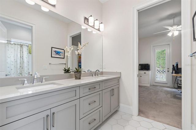 4216 W LEONA STREET, Tampa, FL 33629