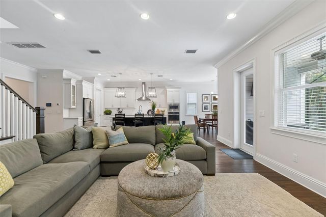 4216 W LEONA STREET, Tampa, FL 33629