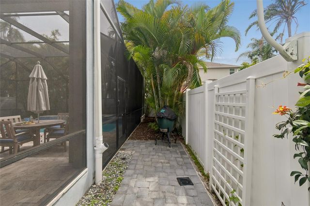 4216 W LEONA STREET, Tampa, FL 33629