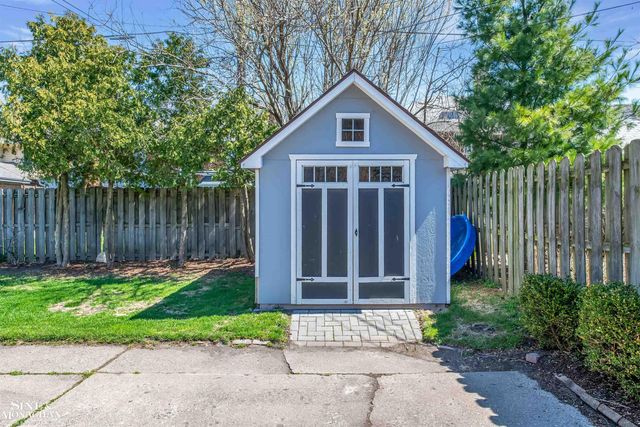 806 Pemberton Road, Grosse Pointe Park, MI 48230