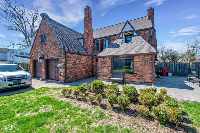 806 Pemberton Road, Grosse Pointe Park, MI 48230