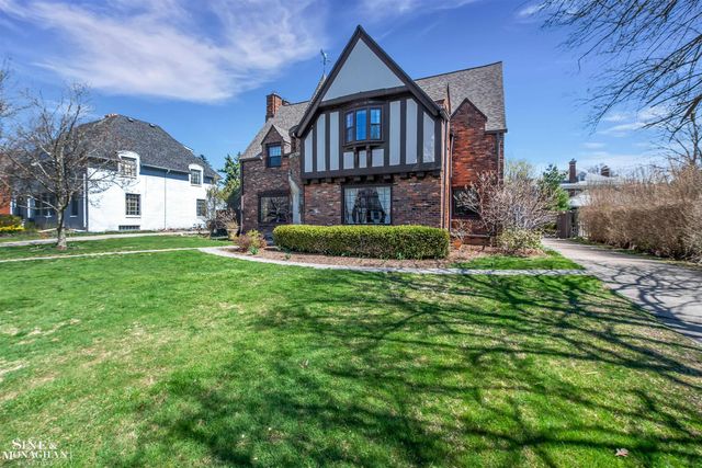 806 Pemberton Road, Grosse Pointe Park, MI 48230