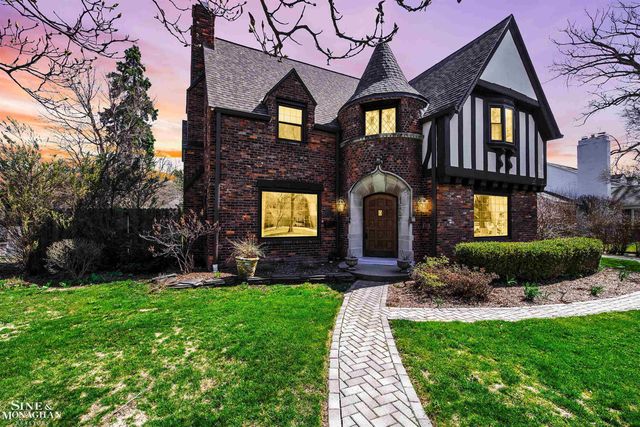 806 Pemberton Road, Grosse Pointe Park, MI 48230