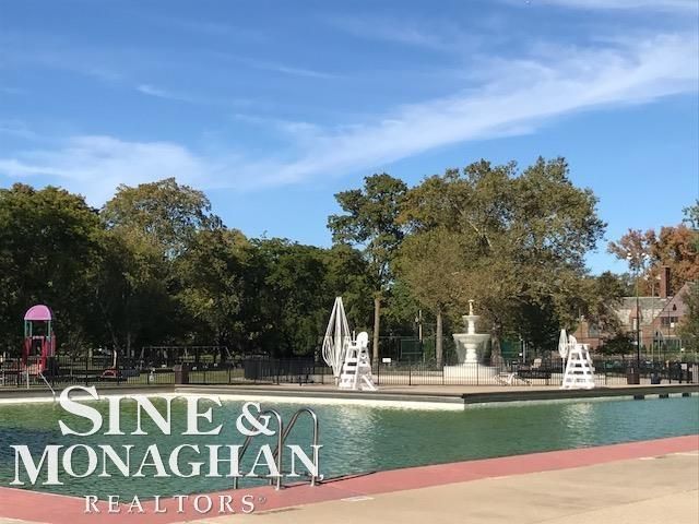 806 Pemberton Road, Grosse Pointe Park, MI 48230