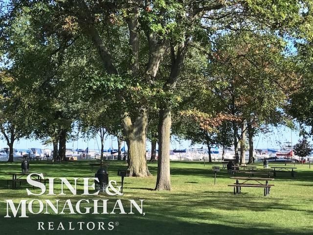 806 Pemberton Road, Grosse Pointe Park, MI 48230