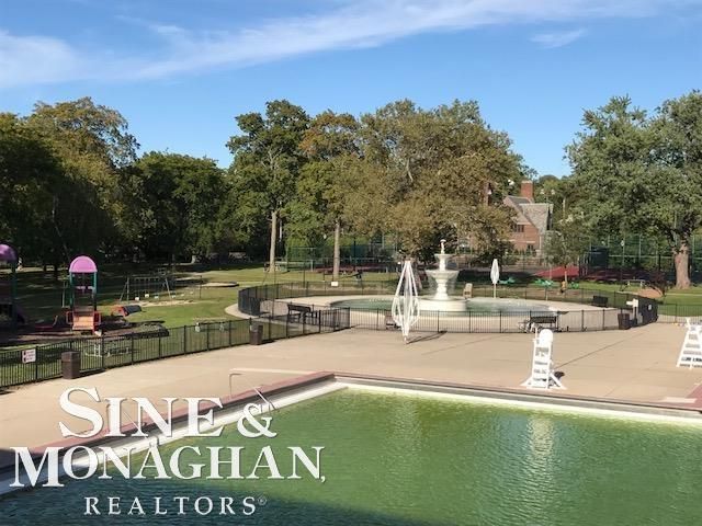 806 Pemberton Road, Grosse Pointe Park, MI 48230