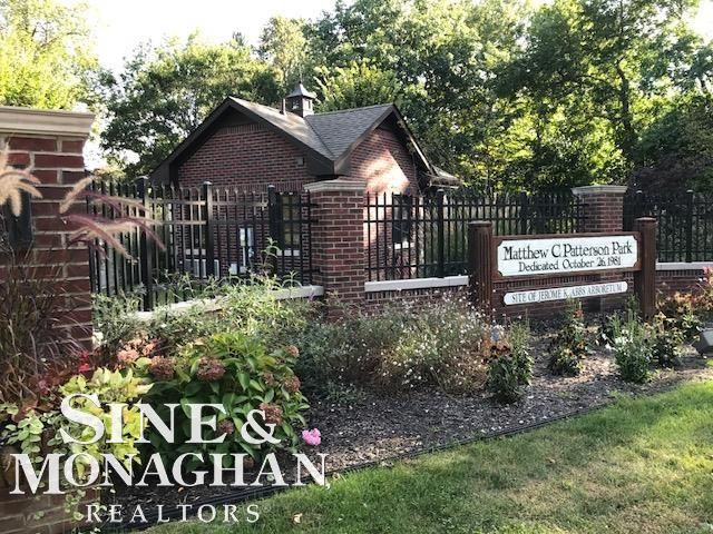 806 Pemberton Road, Grosse Pointe Park, MI 48230