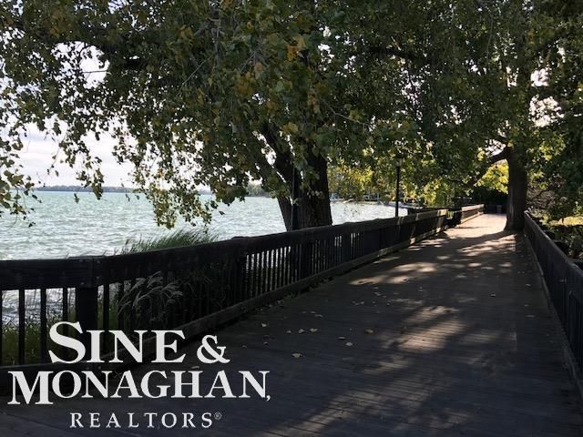 806 Pemberton Road, Grosse Pointe Park, MI 48230