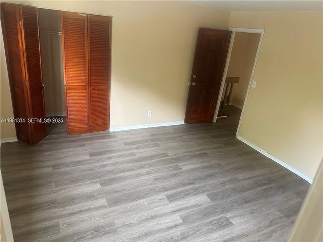 948 SW 74th Ave, North Lauderdale, FL 33068