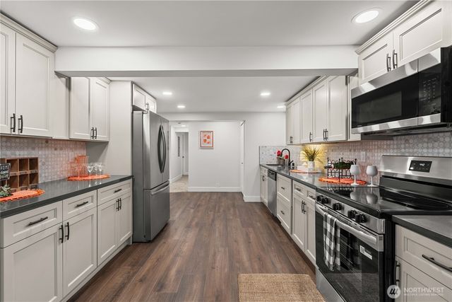 831 N Lawrence Street, Tacoma, WA 98406