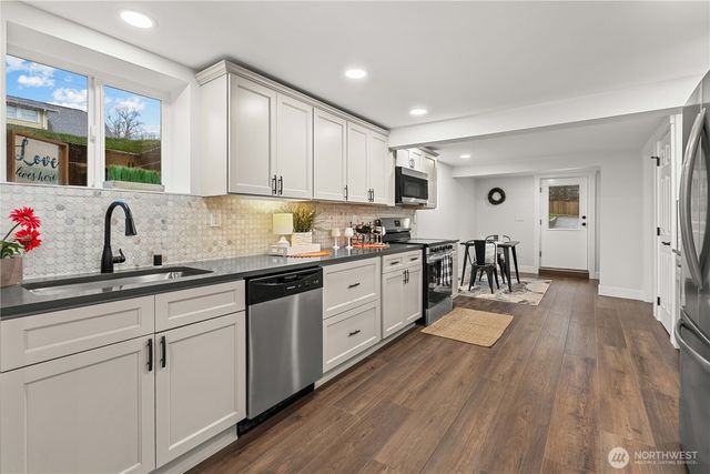 831 N Lawrence Street, Tacoma, WA 98406