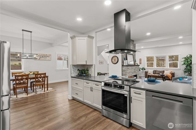 831 N Lawrence Street, Tacoma, WA 98406