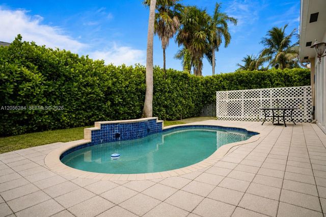 1327 SW 21st Ct, Fort Lauderdale, FL 33315