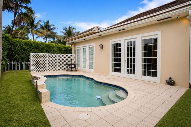 1327 SW 21st Ct, Fort Lauderdale, FL 33315