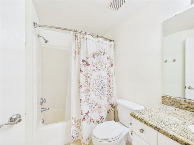 5060 Fairways Circle F303, Vero Beach, FL 32967