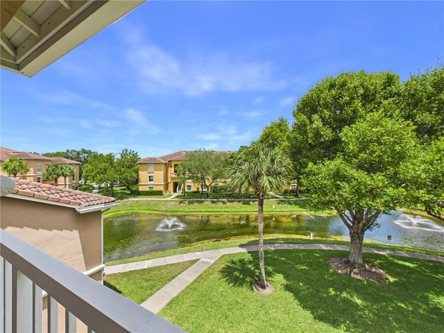 5060 Fairways Circle F303, Vero Beach, FL 32967