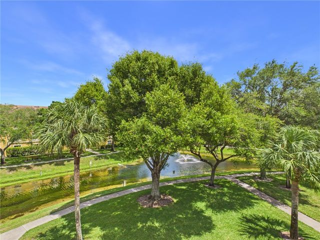 5060 Fairways Circle F303, Vero Beach, FL 32967