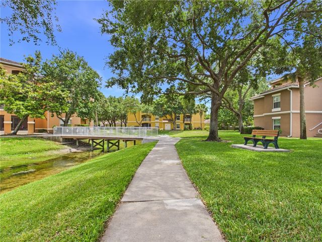 5060 Fairways Circle F303, Vero Beach, FL 32967