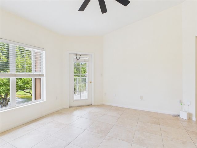 5060 Fairways Circle F303, Vero Beach, FL 32967