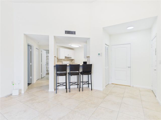 5060 Fairways Circle F303, Vero Beach, FL 32967