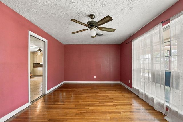 1305 Houston Street, Conroe, TX 77301
