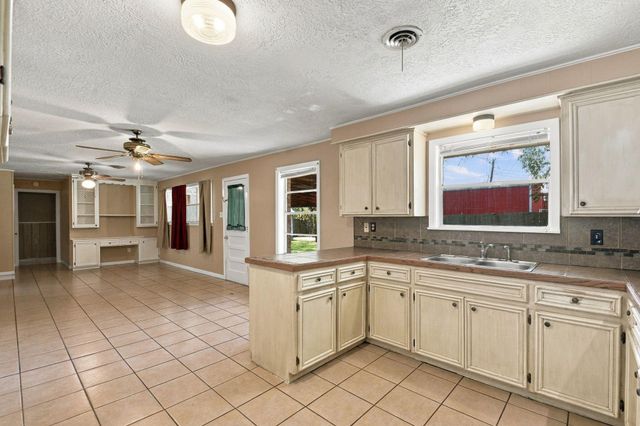 1305 Houston Street, Conroe, TX 77301
