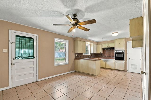1305 Houston Street, Conroe, TX 77301