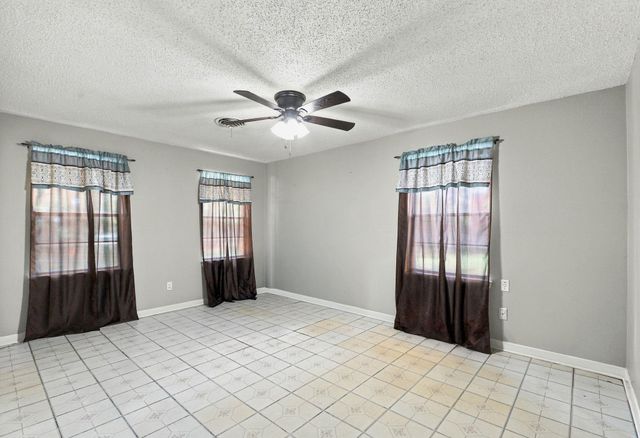 1305 Houston Street, Conroe, TX 77301