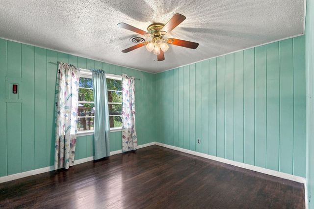 1305 Houston Street, Conroe, TX 77301