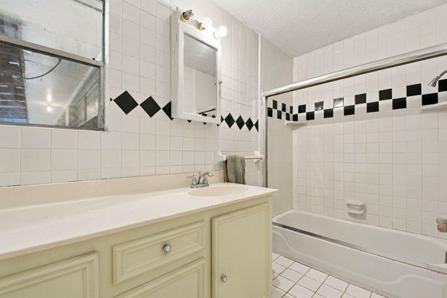 1305 Houston Street, Conroe, TX 77301