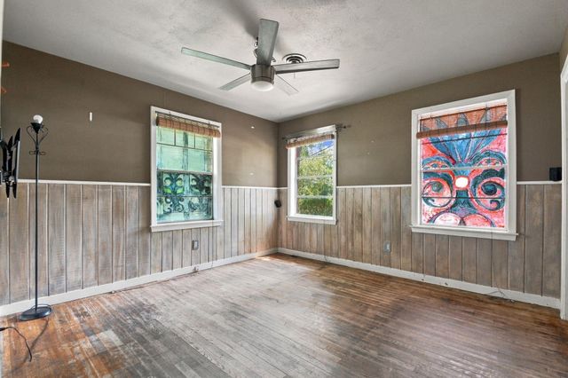 1305 Houston Street, Conroe, TX 77301