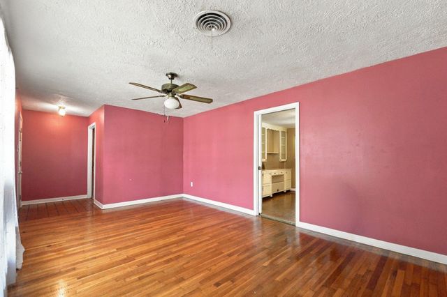 1305 Houston Street, Conroe, TX 77301