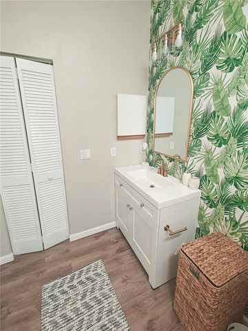 4907 82ND PLACE E, Sarasota, FL 34243