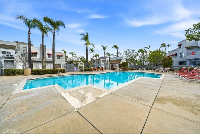27743 Zircon 104, Mission Viejo, CA 92691