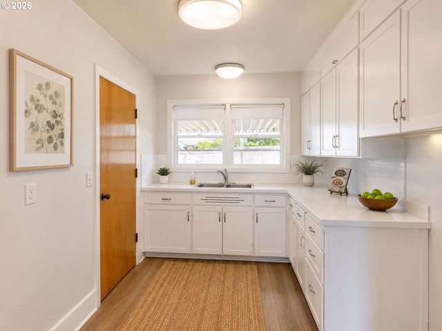 1420 Se 117TH Ave, Portland, OR 97216