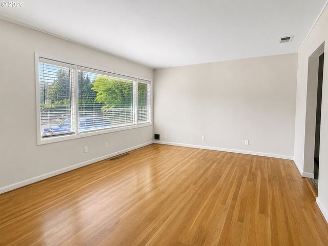 1420 Se 117TH Ave, Portland, OR 97216