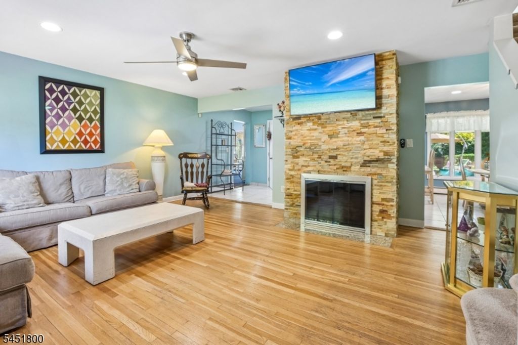 998 Washington Ave, Hohokus Boro, NJ 07423 — photo 3