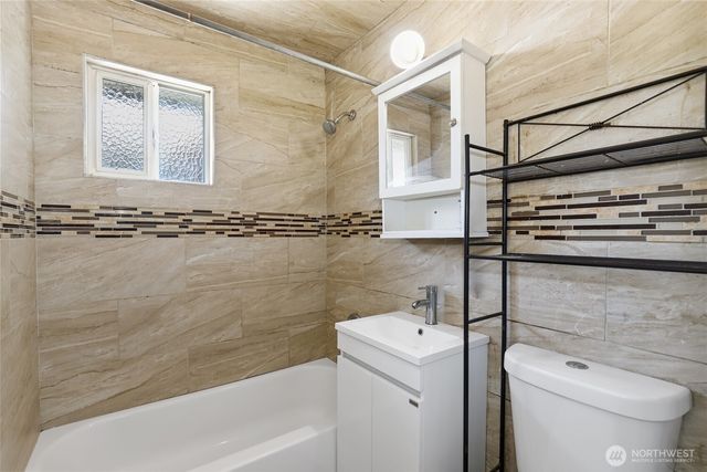 13441 10th Avenue S, Burien, WA 98168