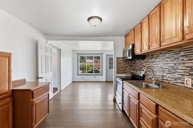 13441 10th Avenue S, Burien, WA 98168