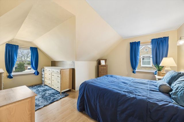 1511 Kemman Avenue, La Grange Park, IL 60526