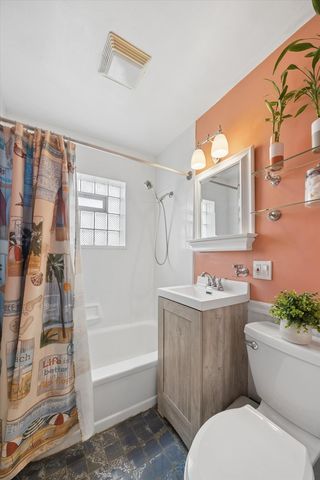 1511 Kemman Avenue, La Grange Park, IL 60526