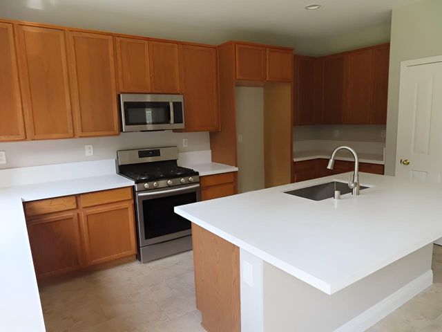 850 Devonshire Ln, Lincoln, CA 95648