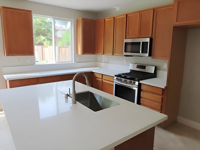 850 Devonshire Ln, Lincoln, CA 95648