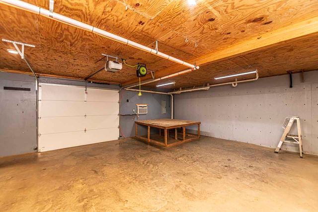 207 MEADE LAKE RD, Atoka, TN 38004